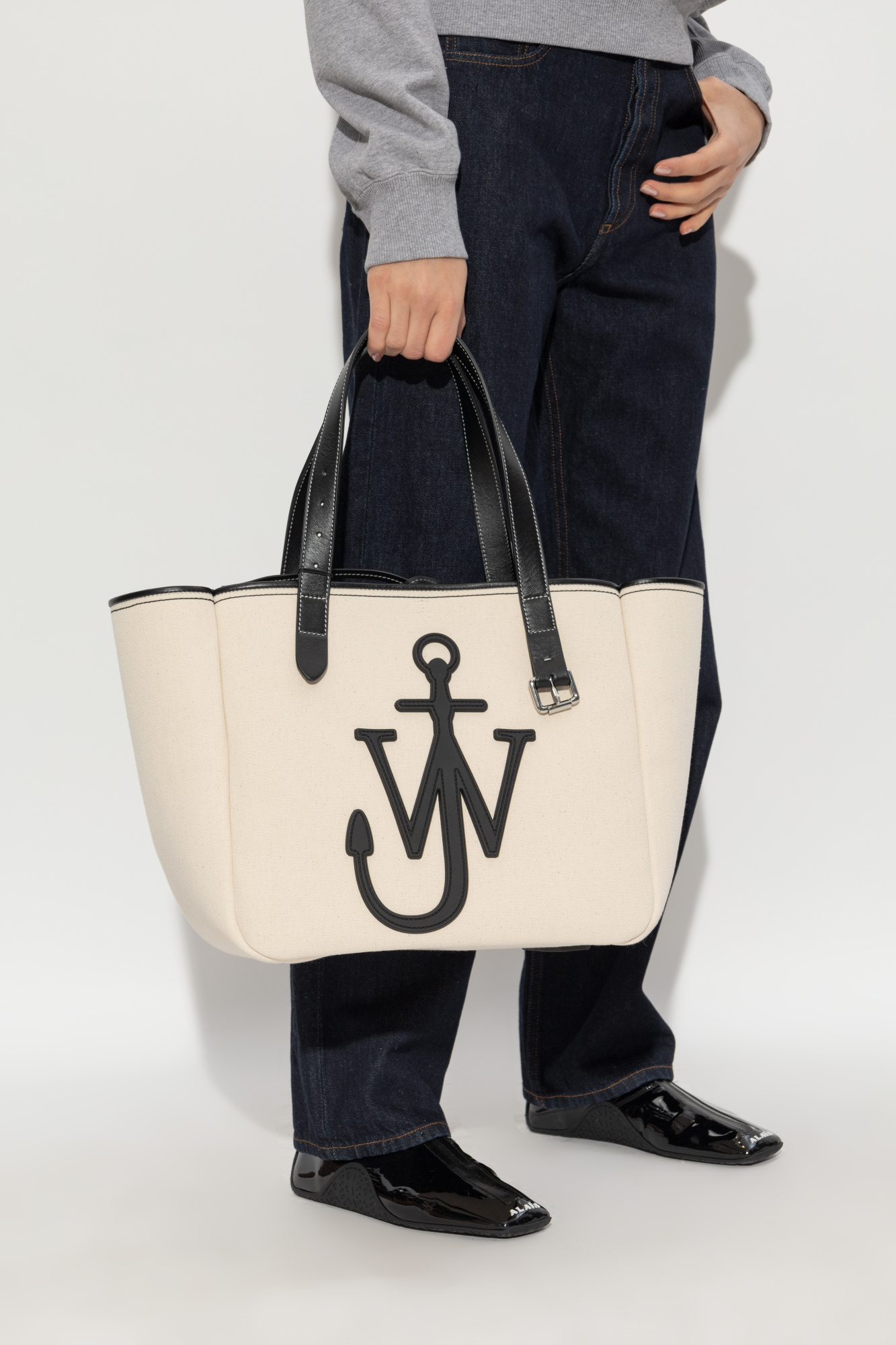 【送料&関税込】J.W. Anderson White Shopper With Jw Logo On JW Anderson Shopper type bag | Women's Bags | Vitkac